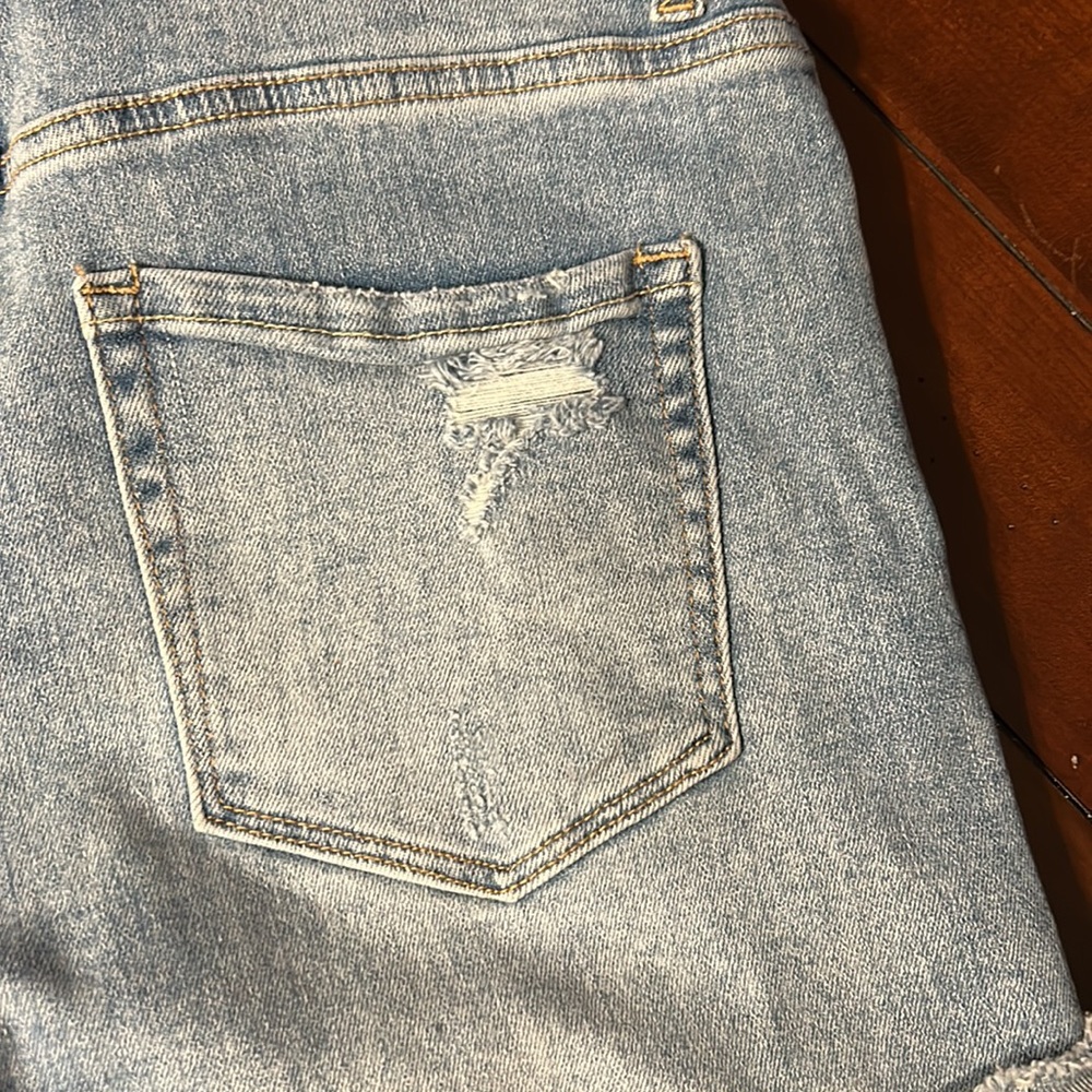 Windsor distressed denim shorts - Picture 7 of 11